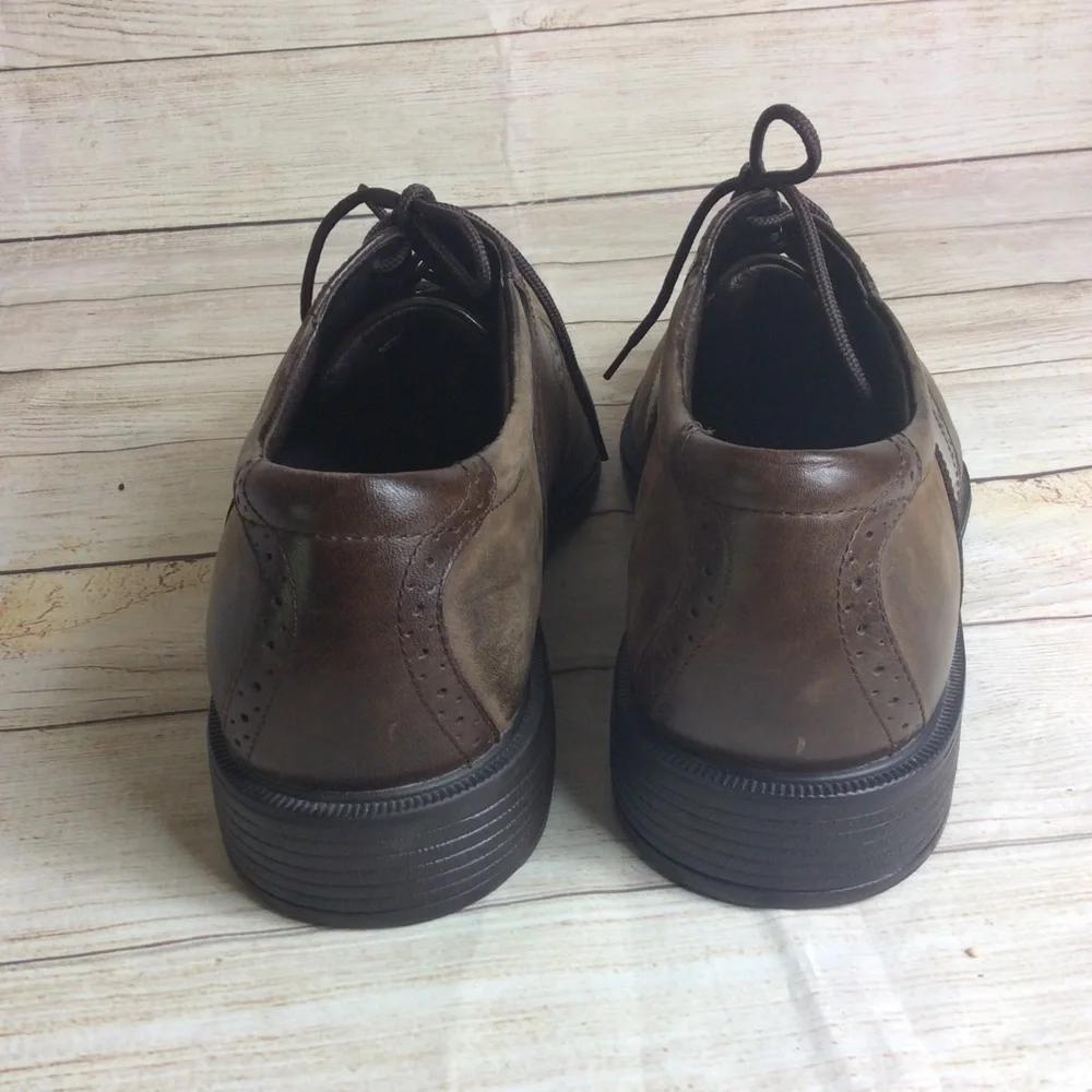 Rockport Oxford brown leather shoes. Size 13